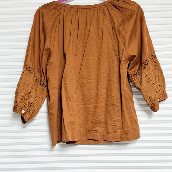 Red Haute Rust-Brown Eyelet Women's Top - Picture 4 of 4